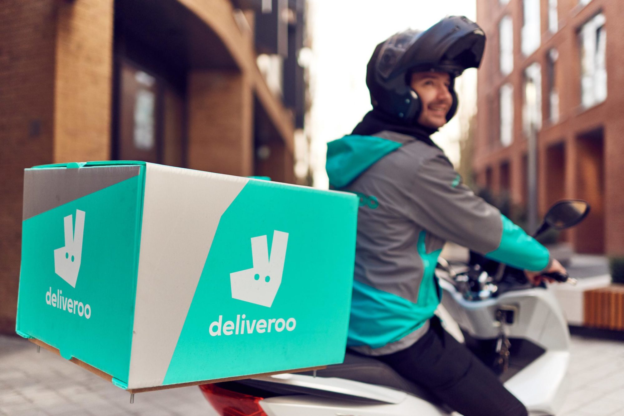 Commandez Sur Deliveroo Ubert Eats Nos Bons Petits Plats Golf De